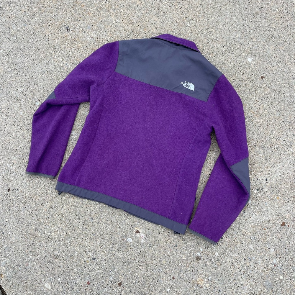 The North Face Sweater - Picture 2 of 2